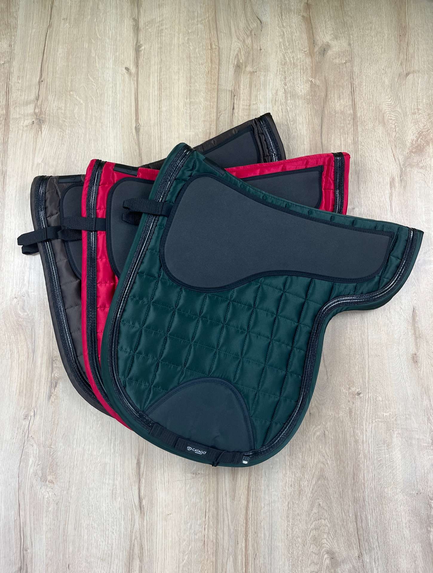 IMG_6238 Satteldecke Catago Fir-Tech Elegant mit Moosgummiauflage verschiedene Farben