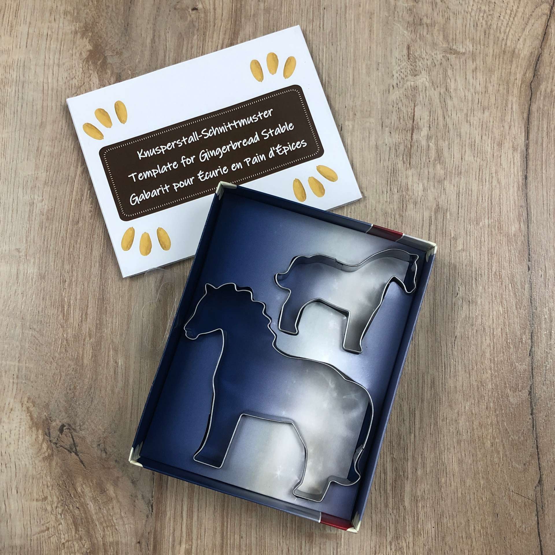 Backe deinen Knusperstall (Ausstecher, Rezept & Schnittmuster)