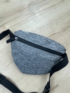 Bauchtaschen mit Isi-Aufdruck (versch. Varianten)