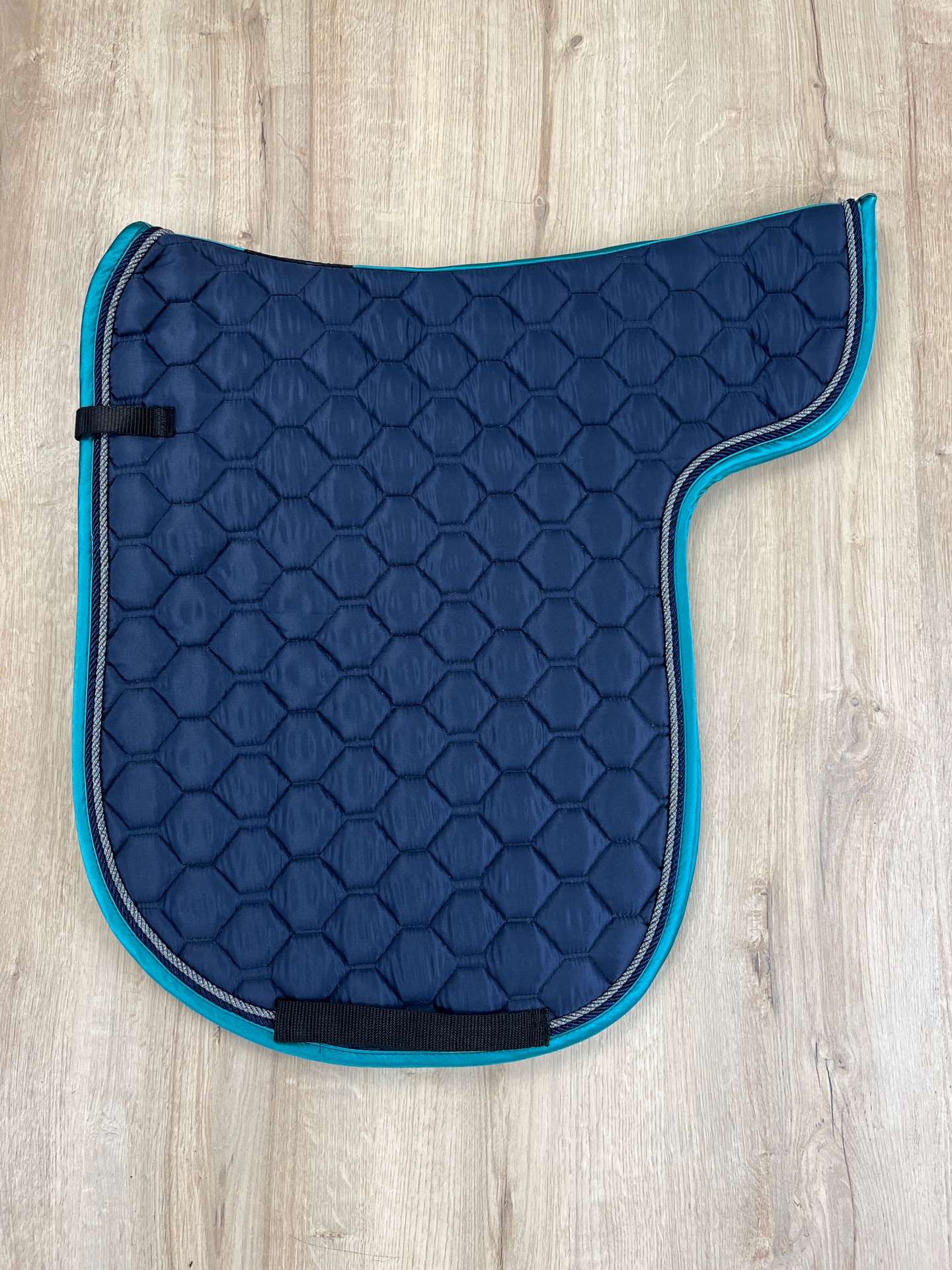 Satteldecke Island Macro Twin navy mit Kordeln anthrazit und navy, Einfass petrol Satin