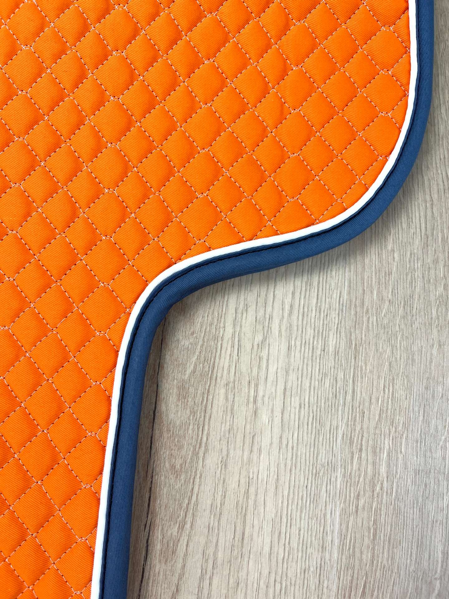 Satteldecke Island Equest orange Biese weiß Einfass taubenblau