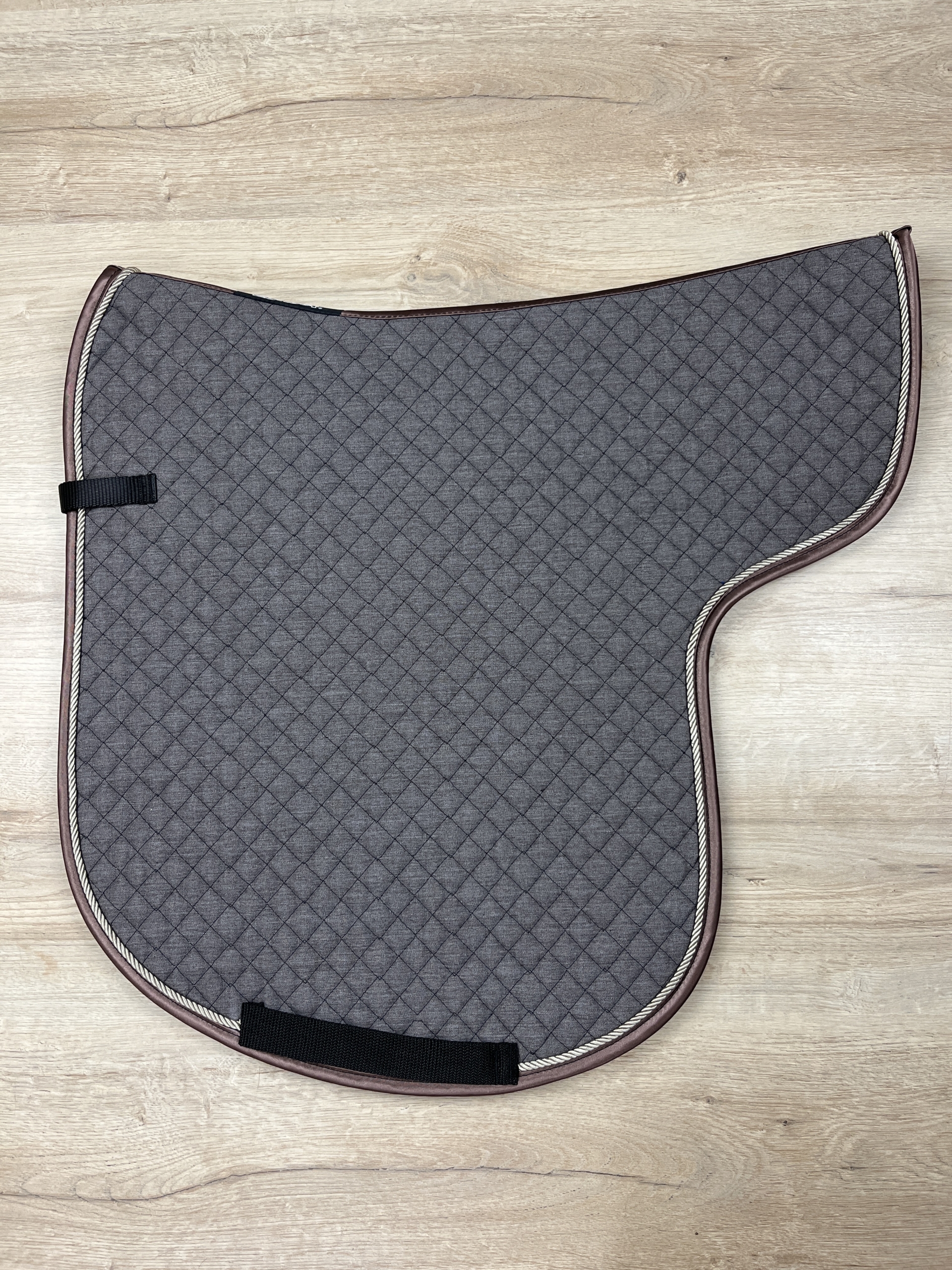 Satteldecke Island anatomic braun-melange Kordel sand Einfass schlamm Satin, neue Form!!