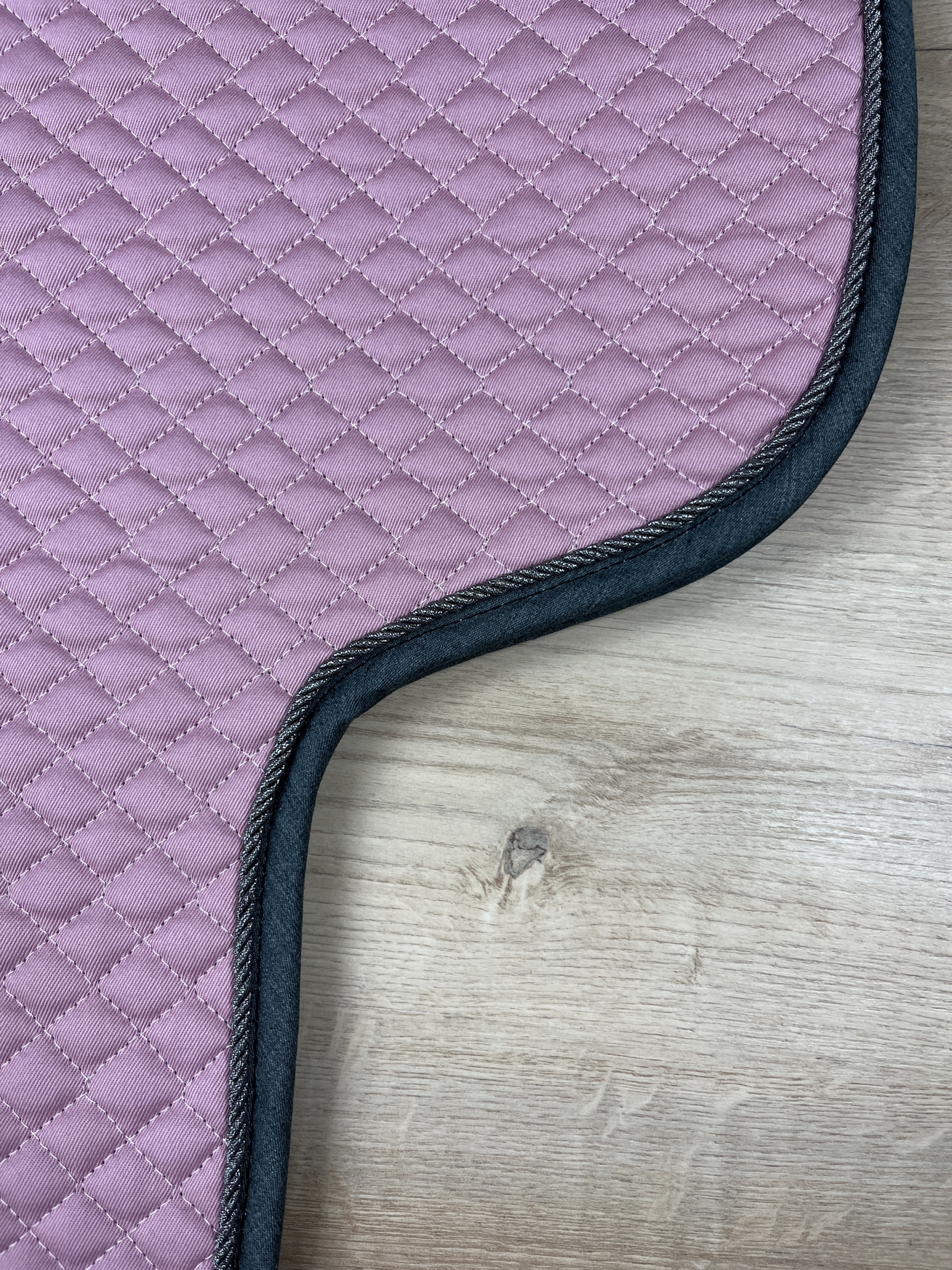 Satteldecke Island anatomic antique rose Kordel anthrazit lurex Einfass anthrazit-melange, neue Form!!