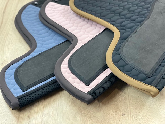 Satteldecke Catago Fir-Tech Grand mit Moosgummiauflage verschiedene Farben