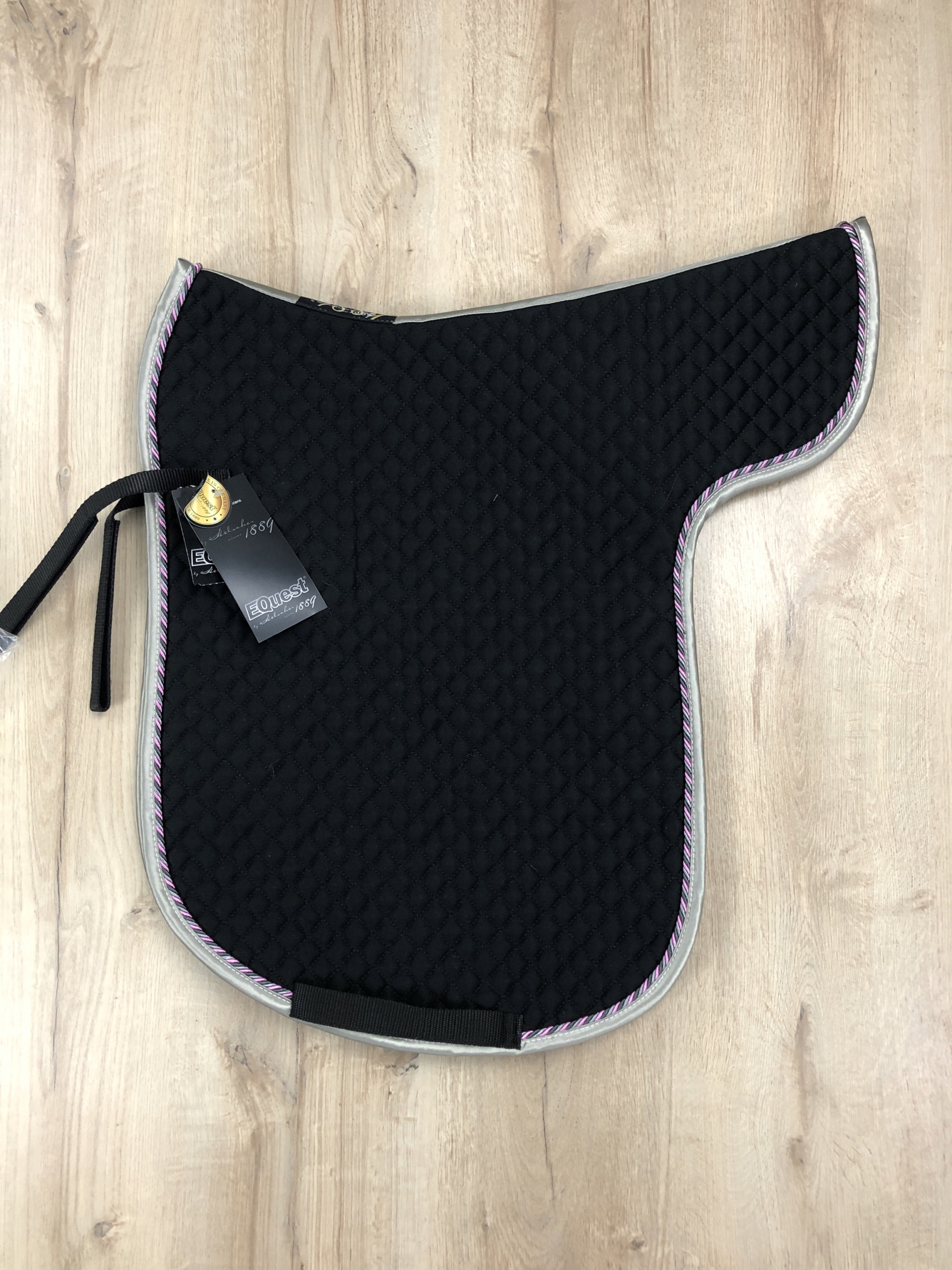 IMG_0288 Satteldecke Island schwarz Kordel candela Einfass Grau Satin