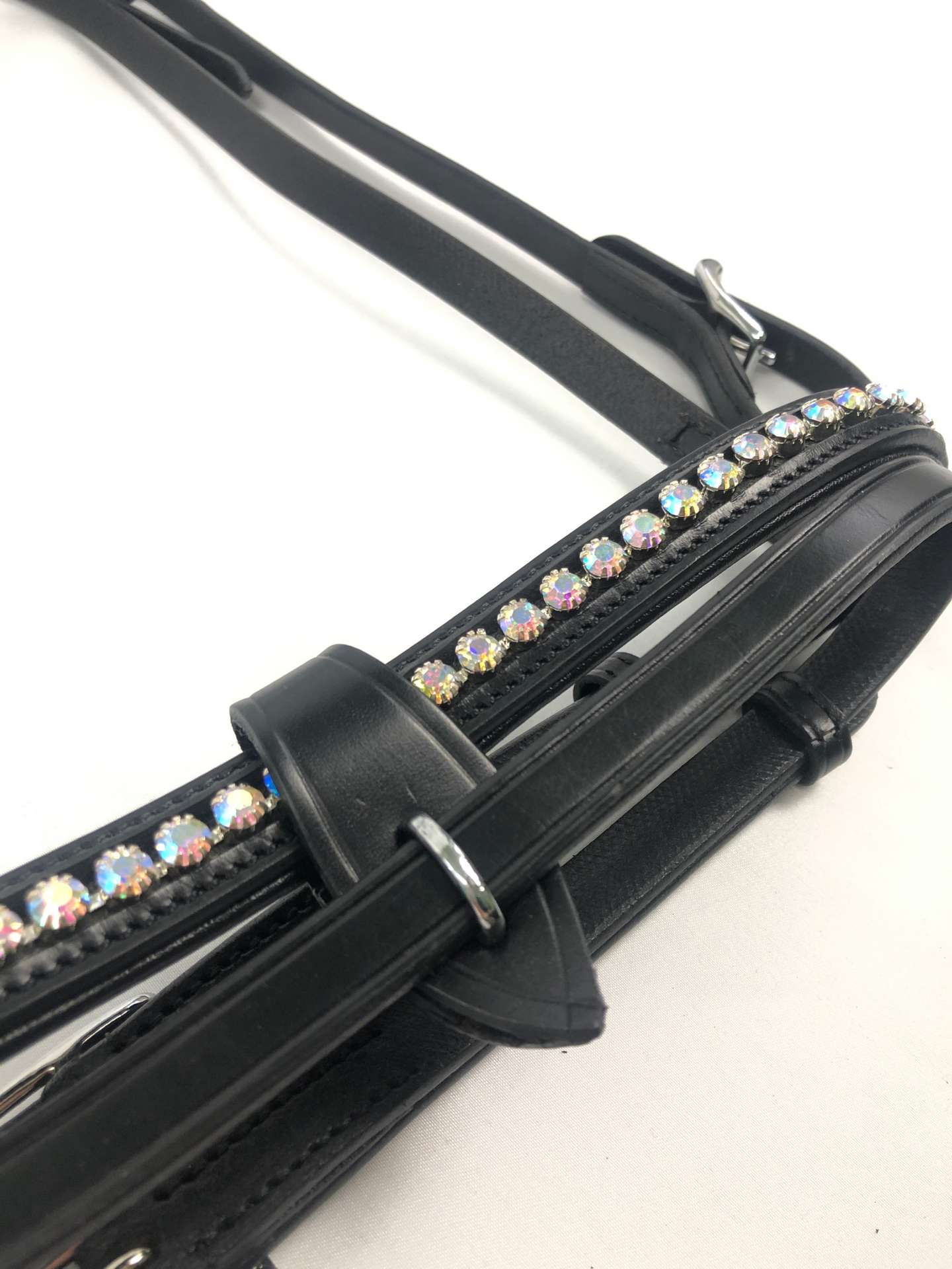 Trense Nordic Horse große Steine weiß-irisierend engl. kombiniert