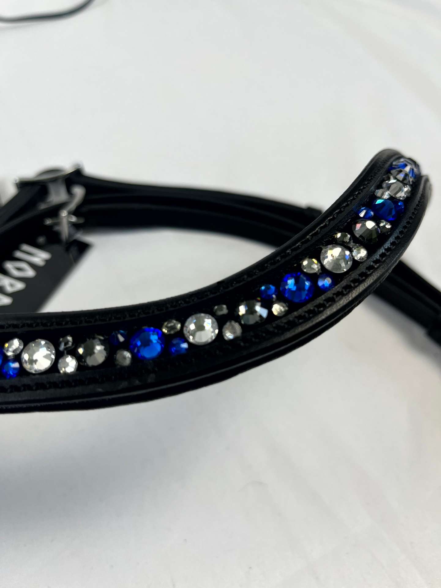 Nordic Horse Trense komplett blau, klare u. dunkle Steine, hannov. Reithalfter