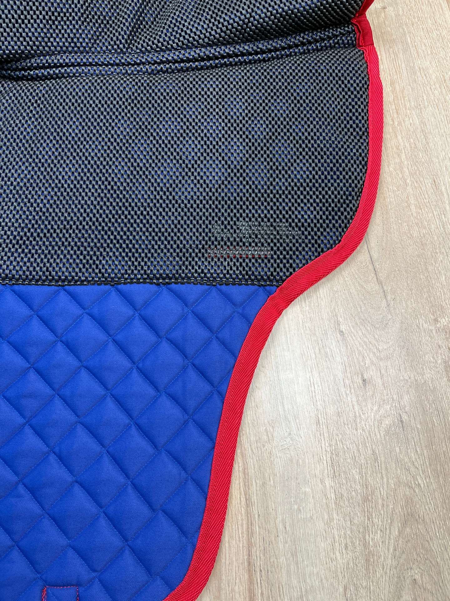 Karlslund Satteldecke islandfarben Haftoberfläche