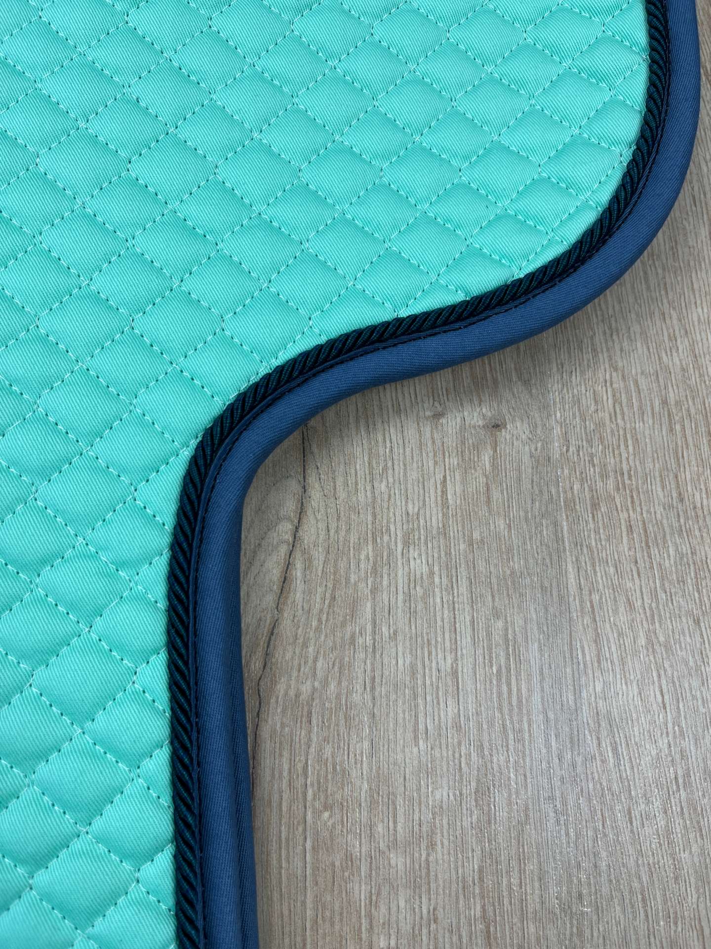 IMG_3962 Satteldecke Island mint Kordel petrol, Einfass taubenblau
