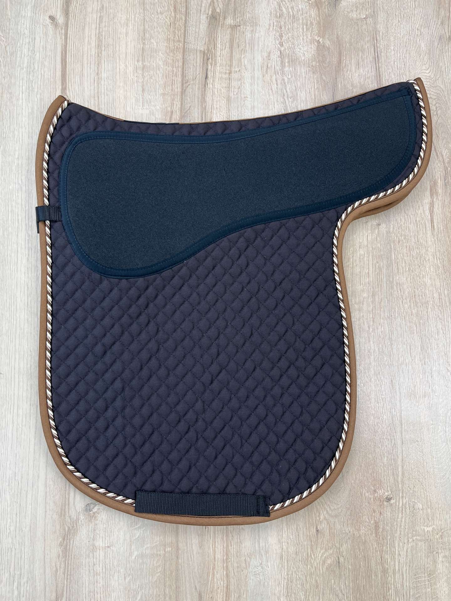 IMG_3986 Satteldecke Island mokka Kordel cappucino Einfass zimt mit Moosgummi-Auflage