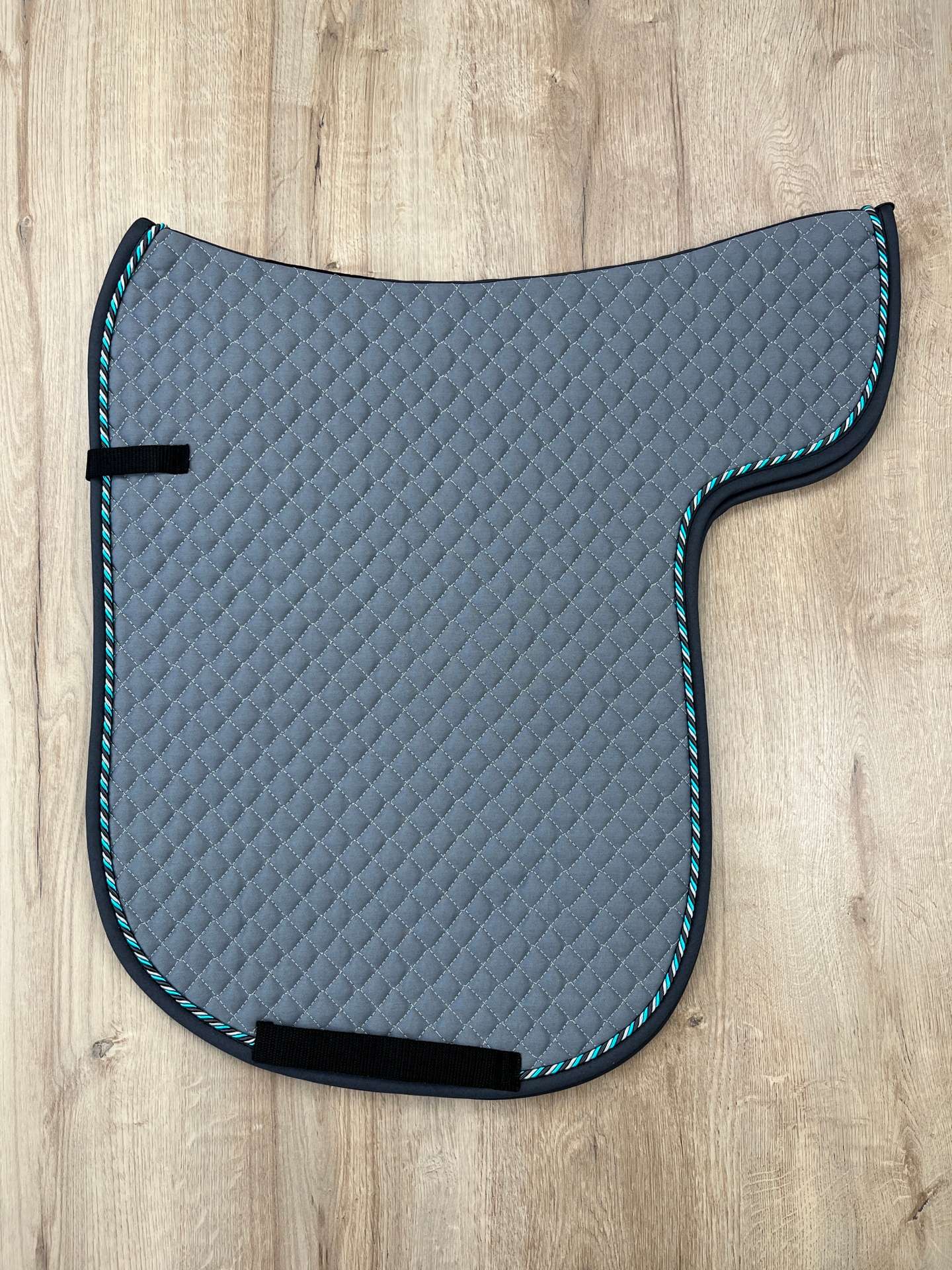 IMG_3988 Satteldecke Island grau mit Kordel türkis-anthrazit-silber Einfass anthrazit