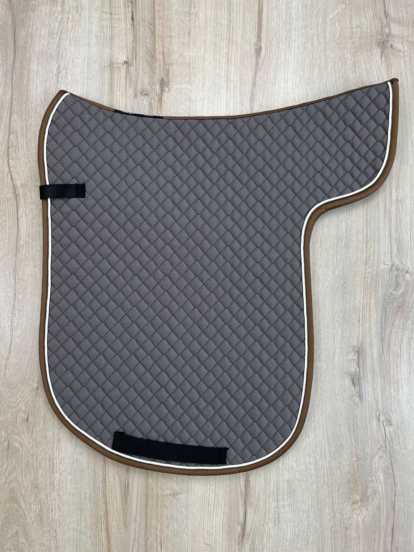 IMG_4019 Satteldecke Island Equest schlamm Biese champagner Einfass zimt