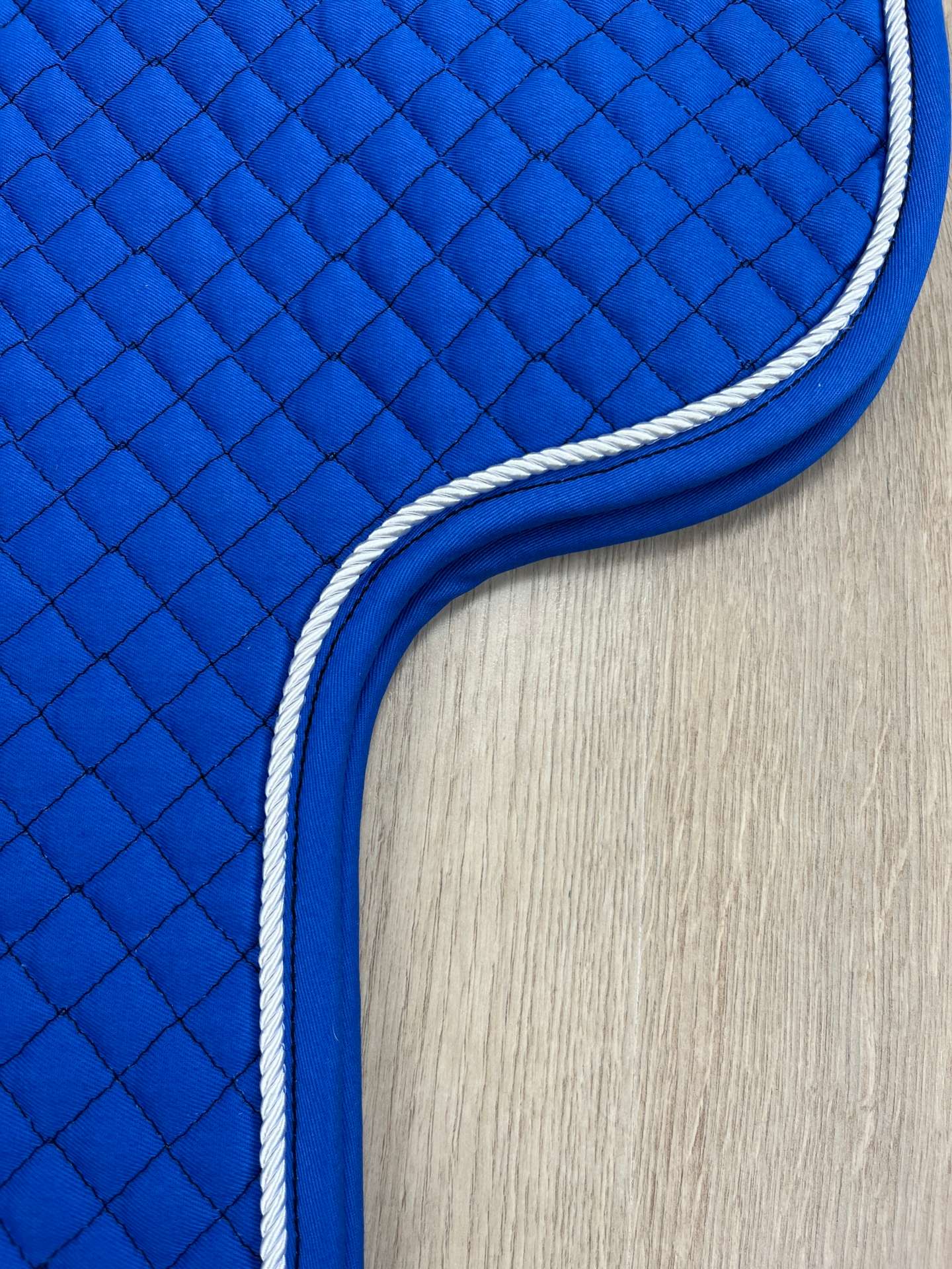 Satteldecke Island royalblau mit Kordel weiß