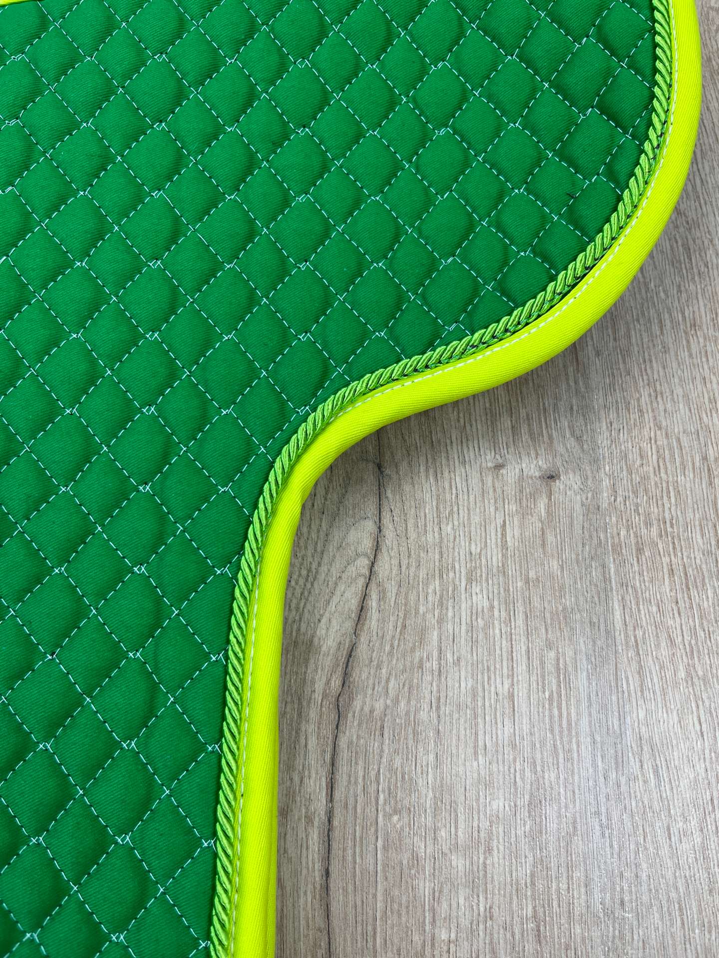 IMG_4060 Satteldecke Island grün Kordel apfelgrün, Einfass apfelgrün