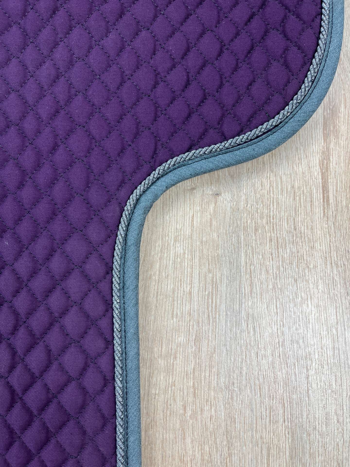 Satteldecke Island brombeer, Kordel anthrazit Lurex, Einfass anthrazit-melange