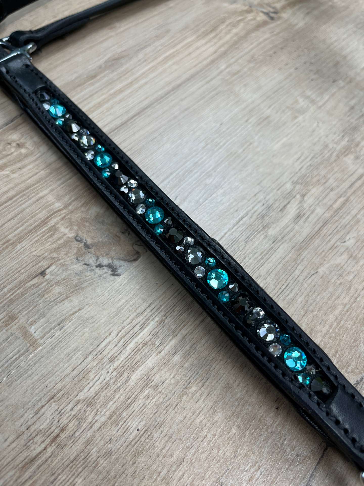 Nordic Horse Trense komplett türkise, klare u. dunkle Steine, hann. Reithalfter