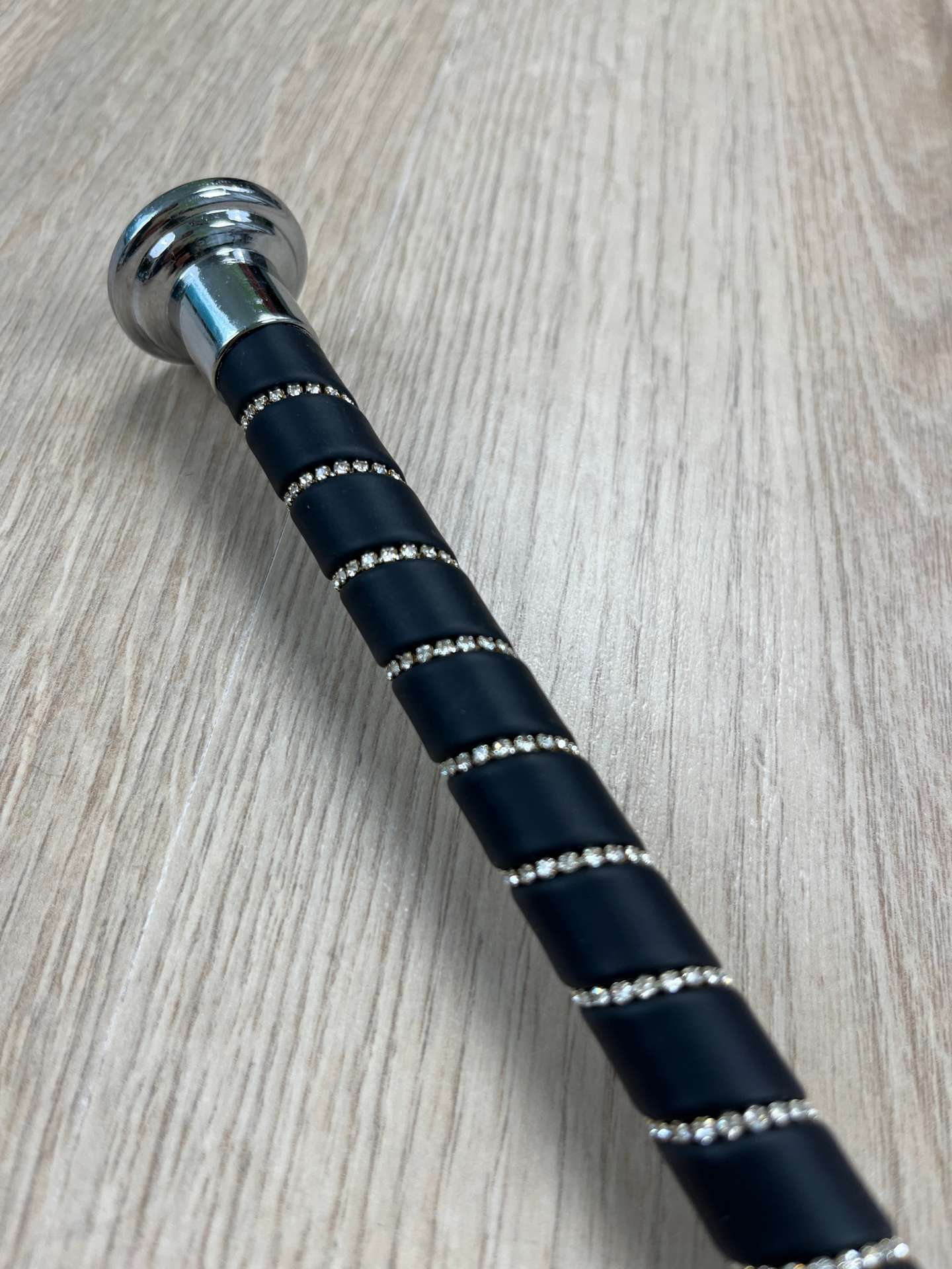 Fleck Dressurgerte schwarz mit silber Strass und Knopf silber