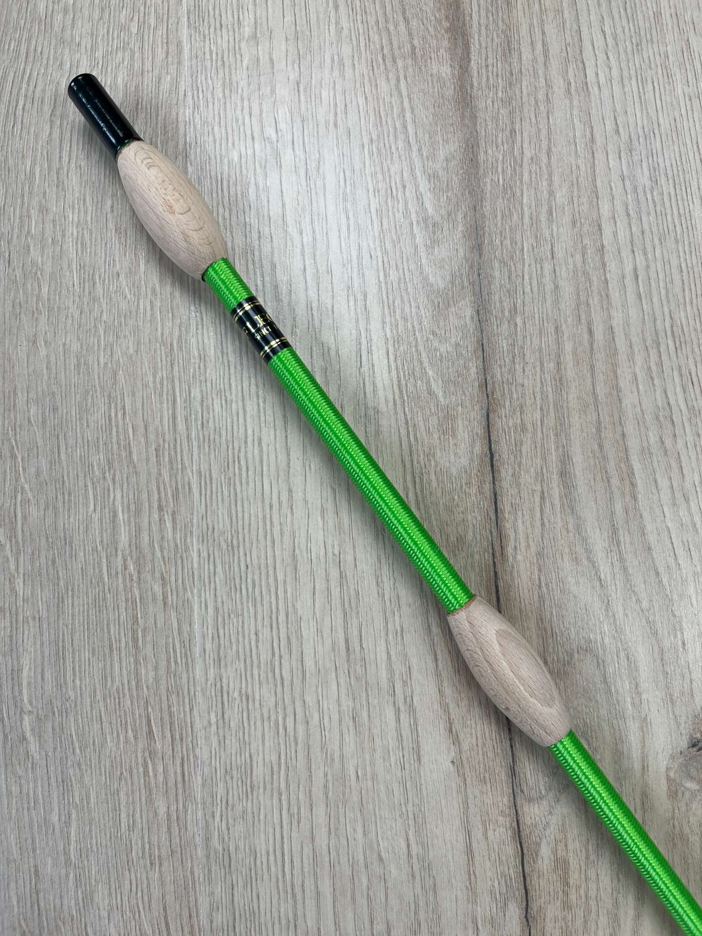 Fleck Balance Gerte apfelgrün mit Naturholz-Knubbeln