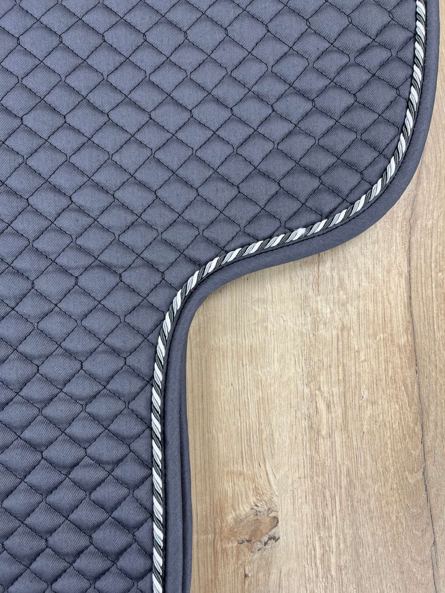 IMG_4519 Satteldecke Island anatomic antrazith Kordel stonehenge Einfass anthrazit neue Form!!