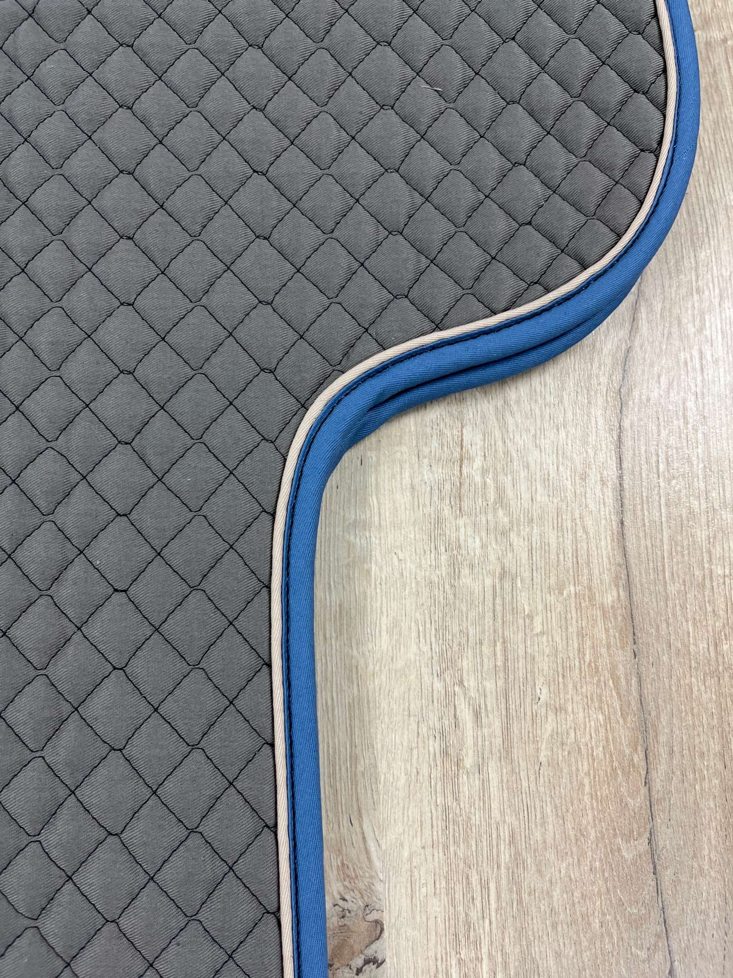 IMG_4950 Satteldecke Island schlamm Biese Sand Einfass taubenblau