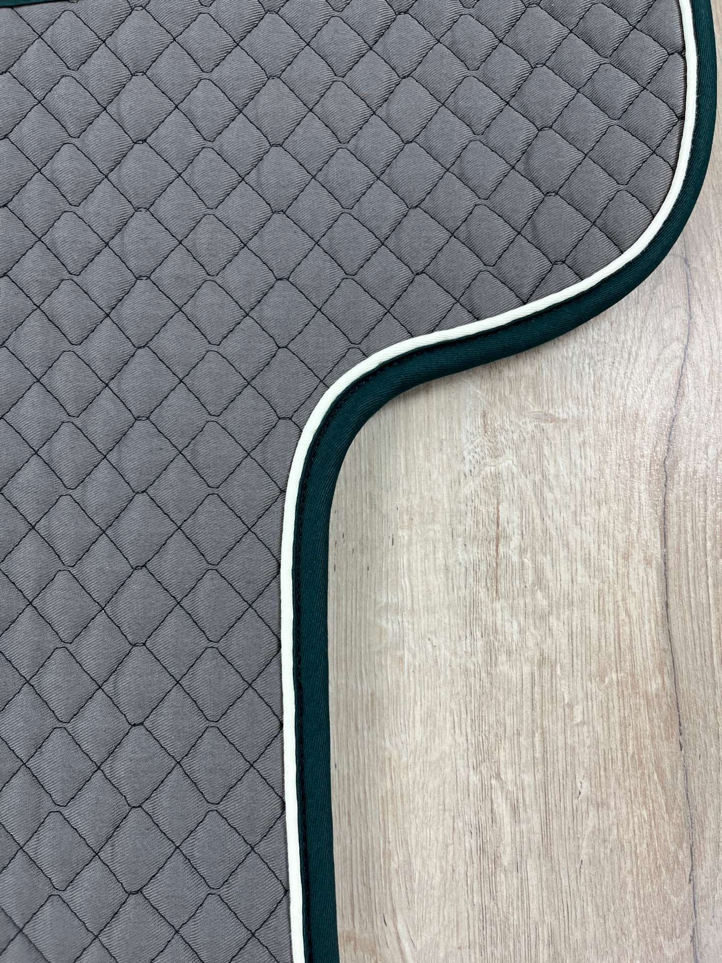 IMG_4952 Satteldecke Island schlamm Biese champagner Einfass tannengrün