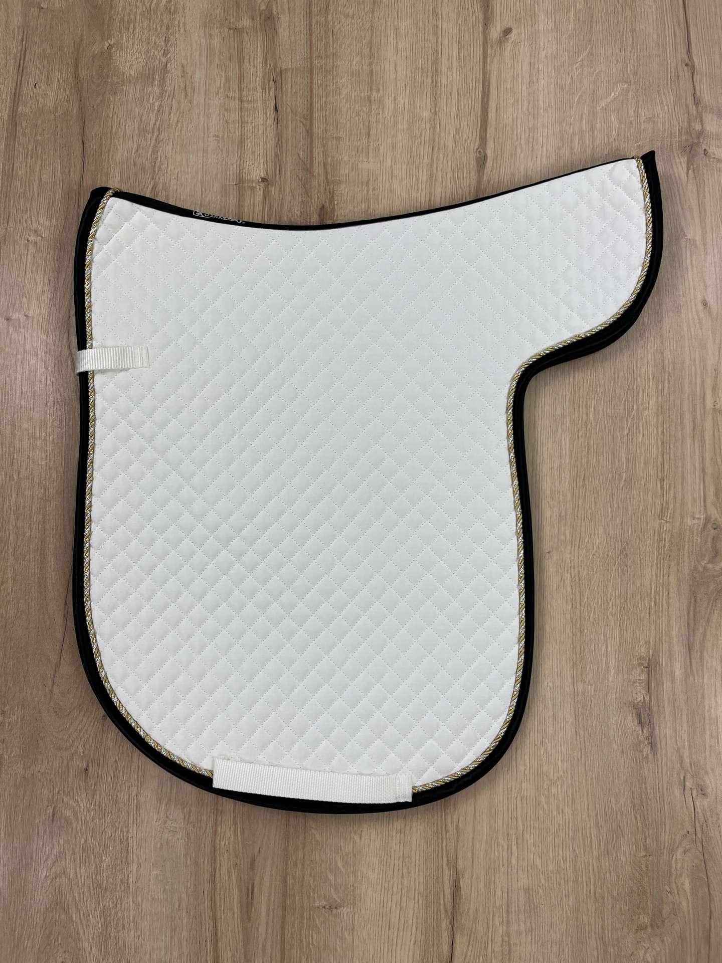 Satteldecke Equest Island weiß Kordel gold-silber Einfass schwarz Satin