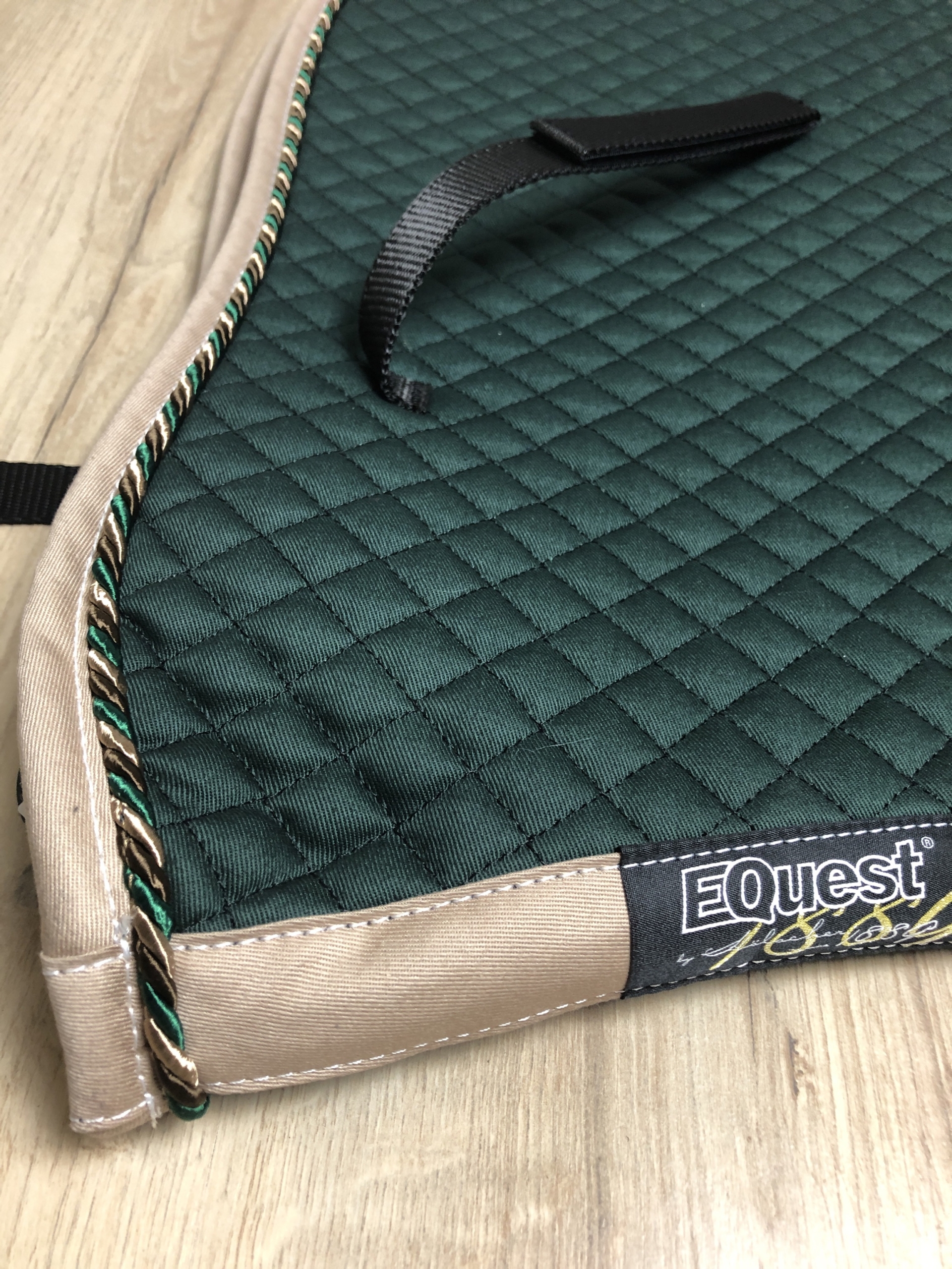 IMG_9434 Satteldecke Island flaschengrün Kordel Nature Multi Einfass Sand