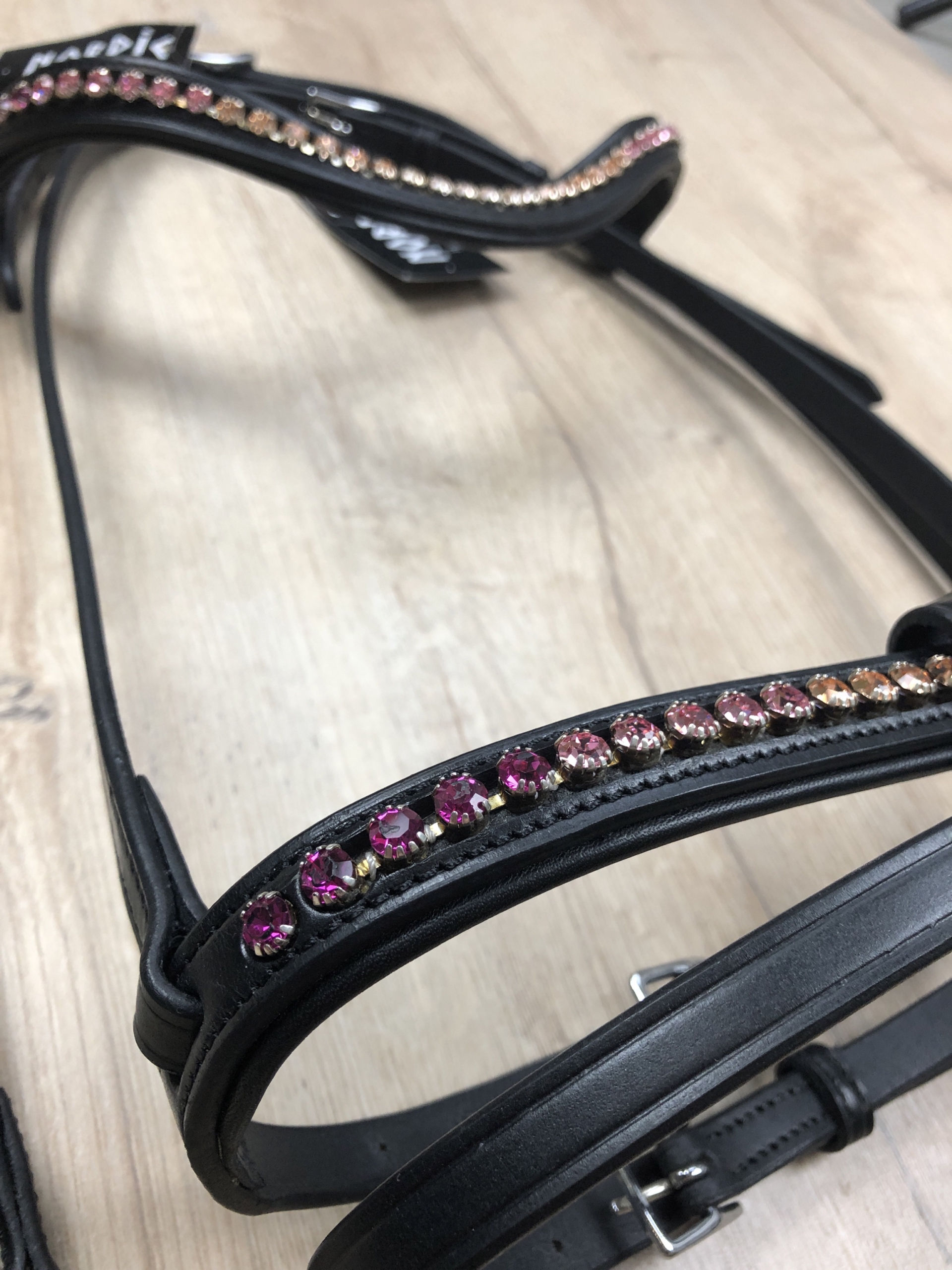 Nordic Horse Trense mit Farbverlauf rosa-pink mit engl.kombiniertem Reithalfter